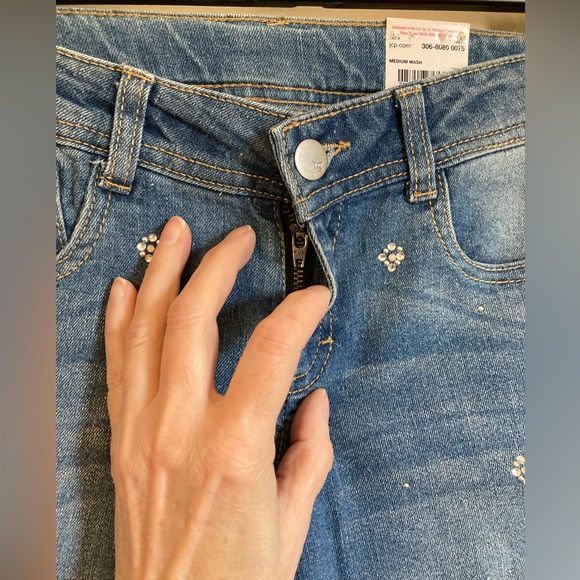 🌞Total Girl Medium Wash Crystal Detail Bermuda Denim Shorts #IB - Picture 6 of 9